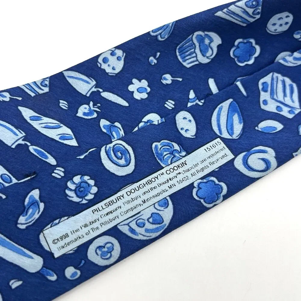VTG Pillsbury Doughboy Cookin’ Neck Tie Blue AOP 1998 Ralph Marlin Baker Chef